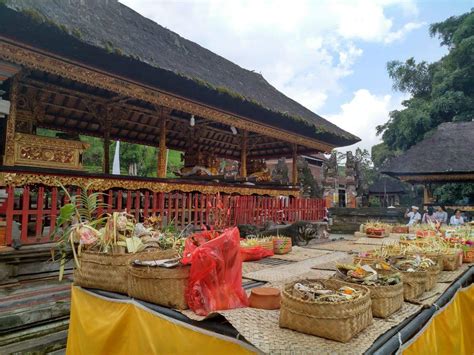 Tirta Empul Temple Bali, Indonesia - Entrance Fee & Dress Code