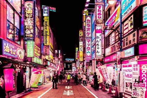 Tokyo's Glow: Photographer Xavier Portela saturates the world's biggest ...