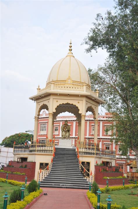 Pen folio: OF STATUES & CIRCLES...: BASAVESHWARA STATUE COMPLETES ONE YEAR