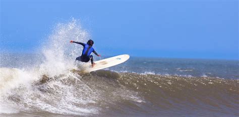 A Guide to The Best Beaches for Surfing in Peru | Paradise Travel Guides