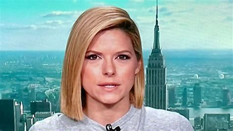 CNN Anchor Makes Bold Fashion Statement With Sweater Declaring 'Facts First' | HuffPost null