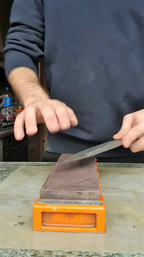 Sharpening a dull knife, full stone progression : r/sharpening