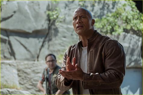 Is There a 'Rampage' End Credits Scene?: Photo 4063415 | Dwayne Johnson ...