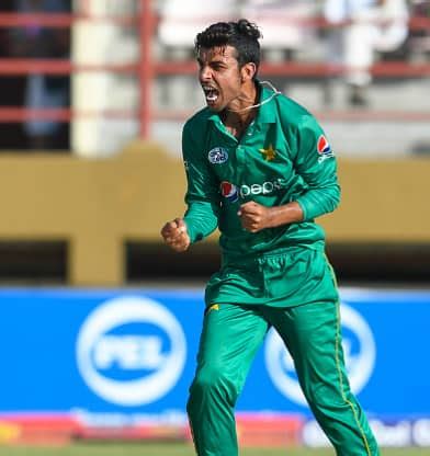 Shadab Khan Latest News, Photos, Biography, Stats, Batting averages, bowling averages, test ...