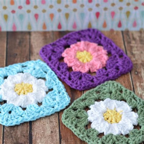 Crochet Daisy Granny Square | AllFreeCrochet.com