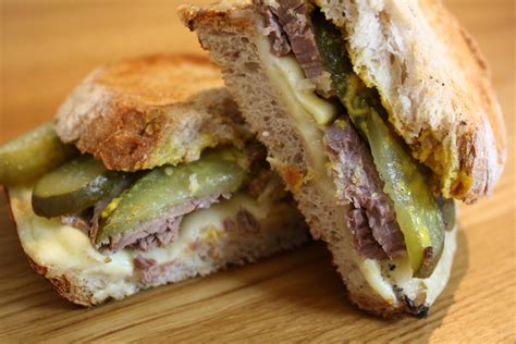 checky's kitchen: The Ultimate Salt-Beef Sandwich