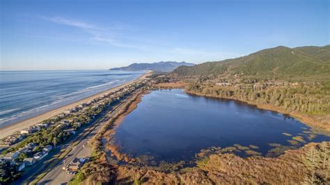 Rockaway Beach Oregon Coast | Meredith Lodging