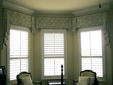 bay window moulding ideas | Bay window valance ideas, Valances for ...