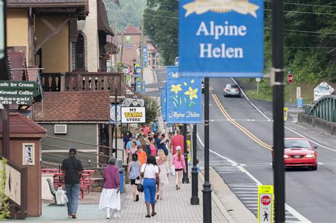 My Favorite Travel Photos of Helen - the Alpine Village of North ...