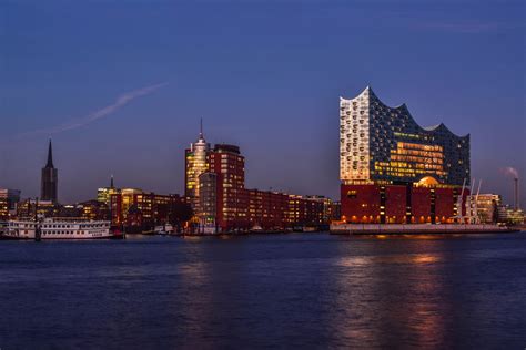 Elbphilharmonie Hamburg Foto & Bild | architektur, architektur bei nacht, nikon Bilder auf ...