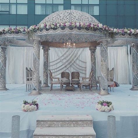 5 Exclusive Decor Ideas For Varmala Ceremony - Wedvendors