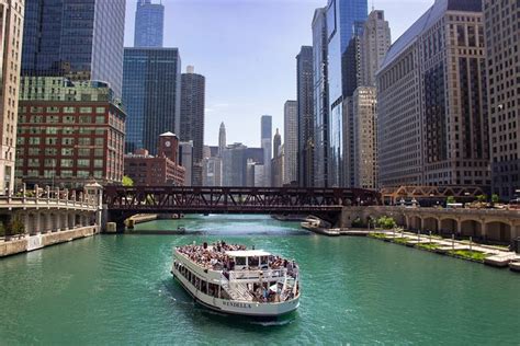 Chicago River Architecture Tour by Boat 2024