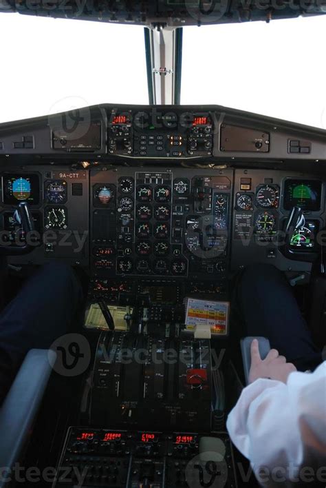 Airplane cockpit view 11582420 Stock Photo at Vecteezy