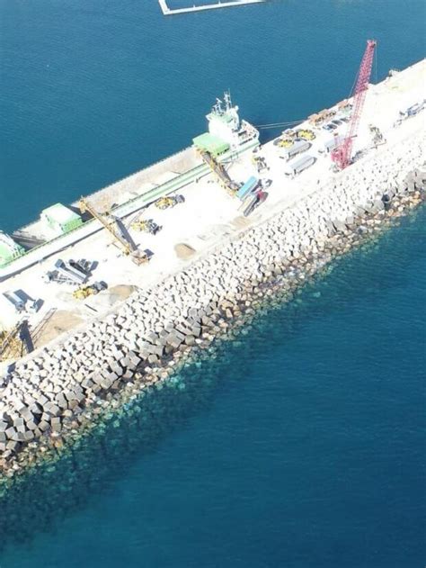 Repair of the Garrucha harbor breakwater. - Grúas Nelson