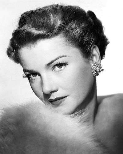 File:Anne Baxter publicity photo.JPG - Wikimedia Commons