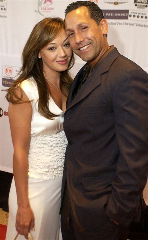 Leah Remini 2024: Husband, net worth, tattoos, smoking & body measurements - Taddlr