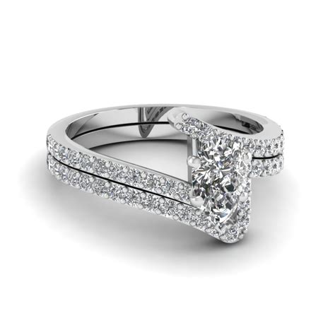 Bypass Pear Shaped Diamond Bridal Ring Set In 14K White Gold | Fascinating Diamonds