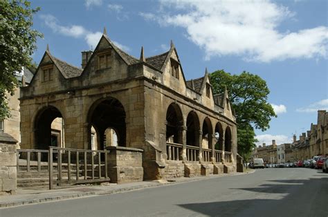 Chipping Campden Market Hall, built in 1627. #Cotswolds Cotswolds, Towns, The Outsiders, Village ...