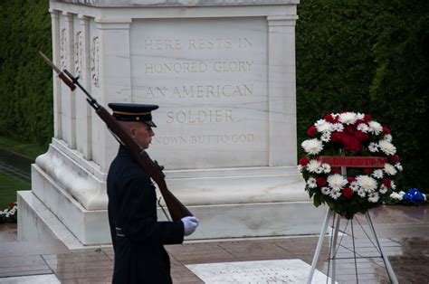 Tomb of unknown soldier - publicjes