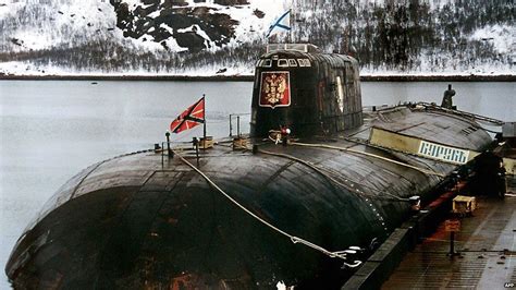 Kursk sinking: Russia marks 15th anniversary - BBC News