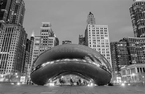 Chicago bean at night editorial photo. Image of sightseeing - 123260076