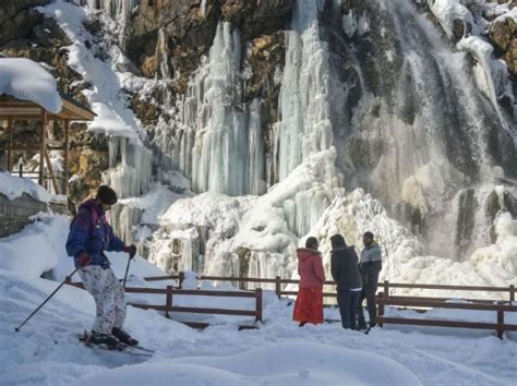 From Dal Lake To Niagara Falls: Bone-Chilling Yet Beautiful Images Of Frozen Winter Wonderlands