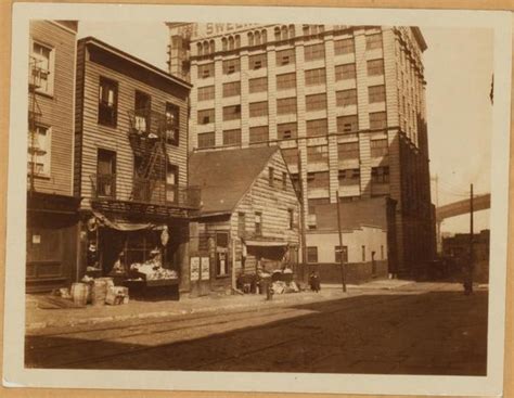 The History of DUMBO, the Brooklyn neighborhood built upon a legacy of ...