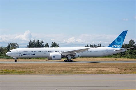 Die erste Boeing 777-9X für Lufthansa fliegt - Frankfurtflyer.de