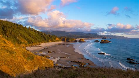 Crescent Beach in Ecola State Park, Oregon, USA | Windows 10 Spotlight Images