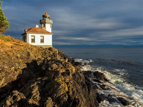 Lime Kiln Point Lighthouse San Juan Island Washington Photo | Etsy | San juan island, Lighthouse ...