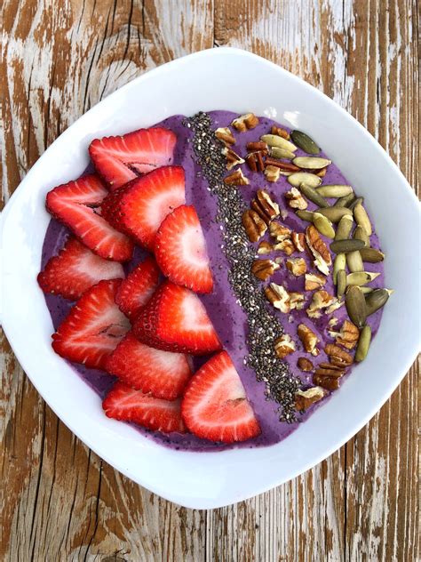 Lower-Carb High-Protein Vegan Smoothie Bowl Recipe | POPSUGAR Fitness