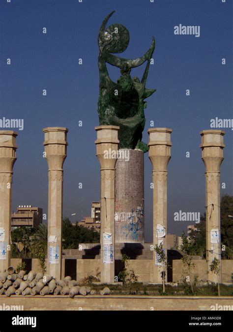 Baghdad New Liberation Monument in replacement of Saddam Hussein Stock Photo: 1328087 - Alamy