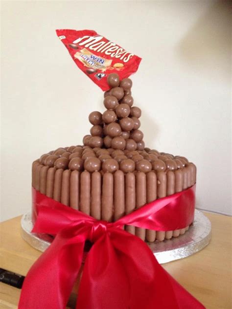 Clairey Fairy's Cooking: Floating Malteser chocolate cake.