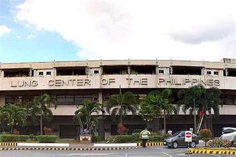 Lung Center reaches full capacity; cases near 800,000 | Philstar.com