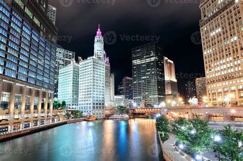 Chicago River Walk 8337562 Stock Photo at Vecteezy