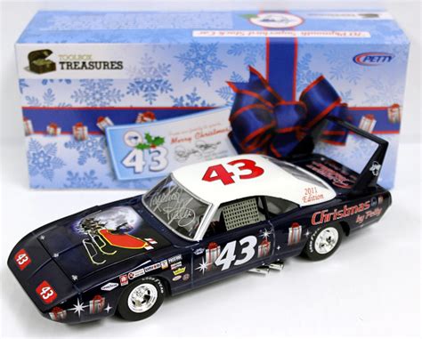 1970 Richard Petty #43 Christmas Edition 2011 Superbird Diecast ...