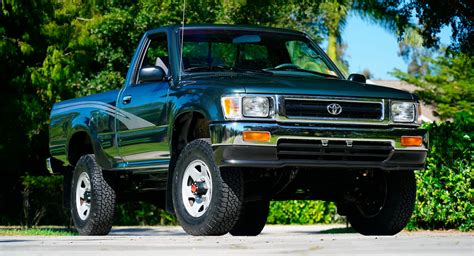 Amazing 1993 Toyota Pickup Barn Find With 93 Miles Could Fetch Some ...