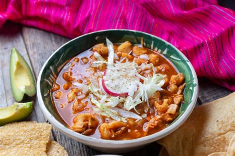 ¿Cuántas calorías tiene un plato de pozole? | Salud180