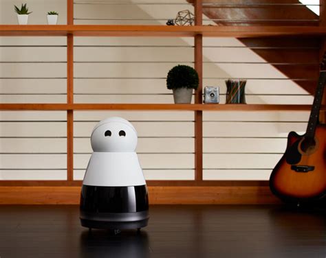 Adorable Home Robot Kuri Has Its Own Facial Expressions