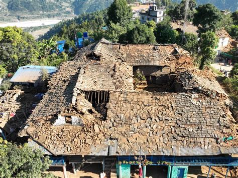 Deadly earthquake hits Nepal: 157 killed as search and rescue efforts ...