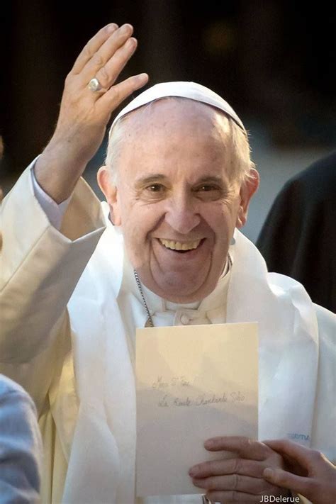 Smile! Pope Francis smiles with joy. Le Vatican, Joan Of Arc, Pope ...