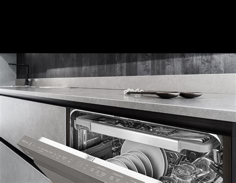 LG QuadWash™ Dishwasher - 14 Place Setting | LG Africa