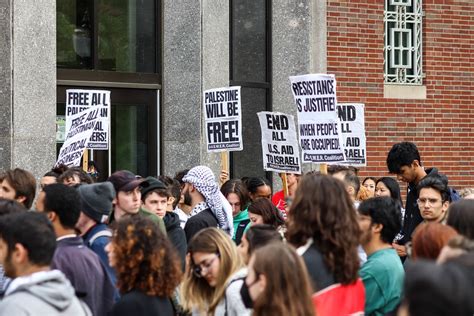 Over 300 attend protest for Palestine – Massachusetts Daily Collegian