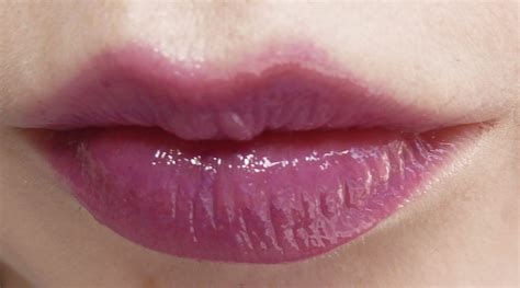 Liner, Lipstick and Strawberry Lemonade: A 'Fierce' lilac lipgloss!