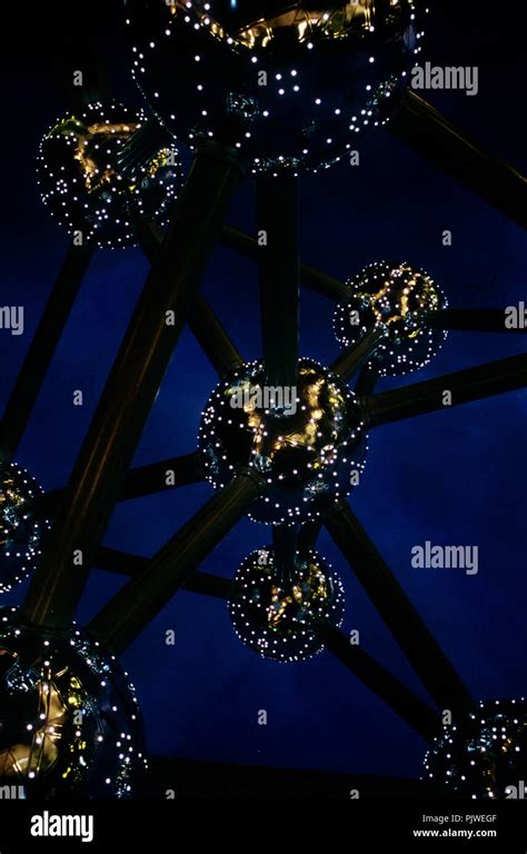 the Atomium at night, Brussels, Belgium, 01/09/2007 Stock Photo - Alamy