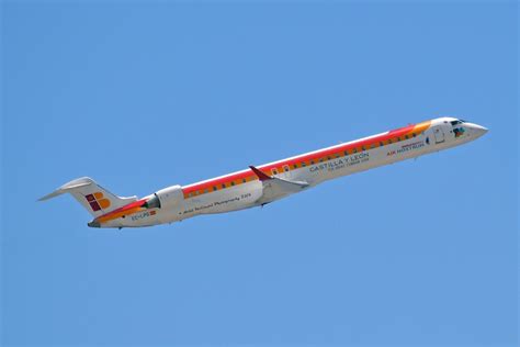 Iberia Regional EC-LPG Bombardier CRJ-1000 (CL-600-2E25) c… | Flickr