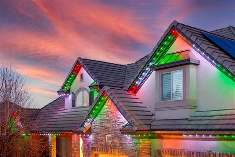 DIY permanent Christmas lights: 7 Easy steps to follow and get your home ready for Christmas 2022!