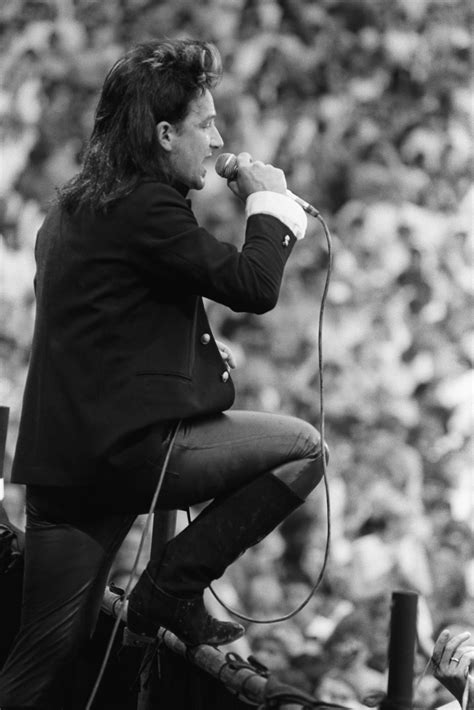 U2start.com | Photos | Bono singing during Live Aid