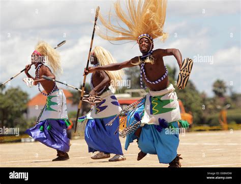 A Ugandan cultural troupe entertains guests in Kampala. Music and Stock Photo: 72786949 - Alamy