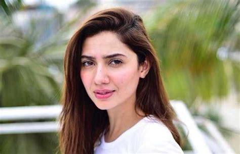 Mahira Khan Biography, Height, Age and Career | OyeYeah